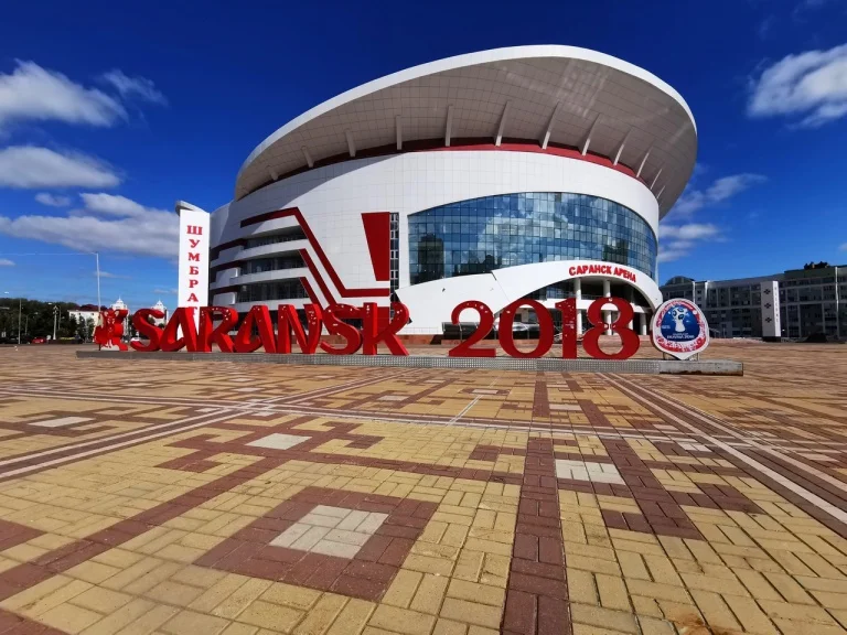 UNIVERSAL HALL – RUSSIA